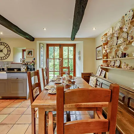 4 Bed In Witherslack 93121 Hébergement de vacances Lindale